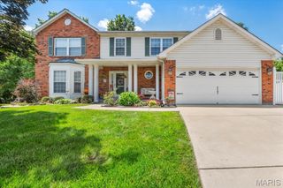 2138 Cliff Cave Crossing Court, Saint Louis, MO 63129