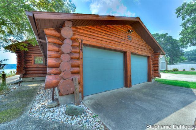 1601 Westwind Court, Muskegon, MI 49445