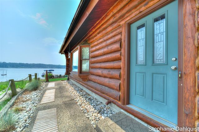 1601 Westwind Court, Muskegon, MI 49445
