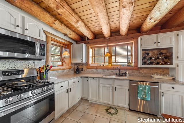 1601 Westwind Court, Muskegon, MI 49445