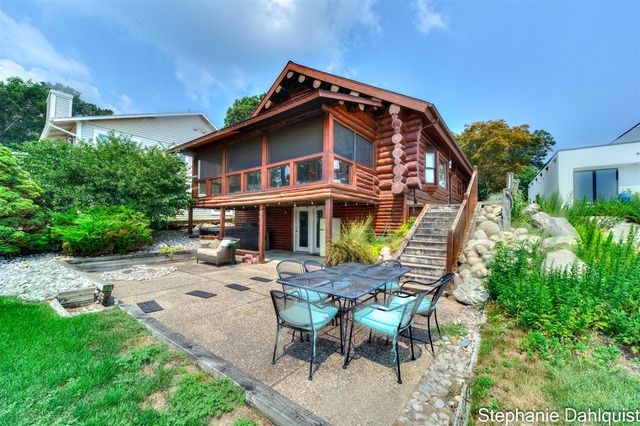 1601 Westwind Court, Muskegon, MI 49445
