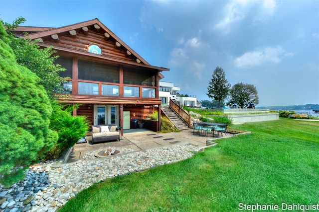 1601 Westwind Court, Muskegon, MI 49445