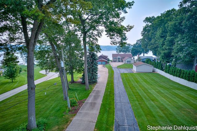 1601 Westwind Court, Muskegon, MI 49445