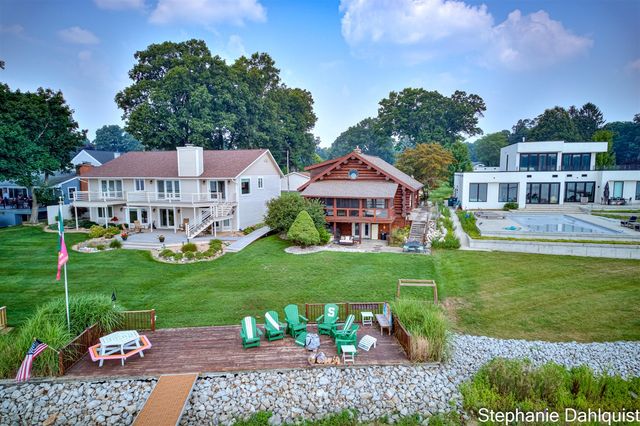 1601 Westwind Court, Muskegon, MI 49445