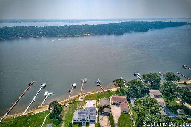 1601 Westwind Court, Muskegon, MI 49445