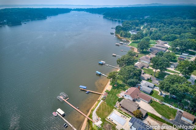 1601 Westwind Court, Muskegon, MI 49445