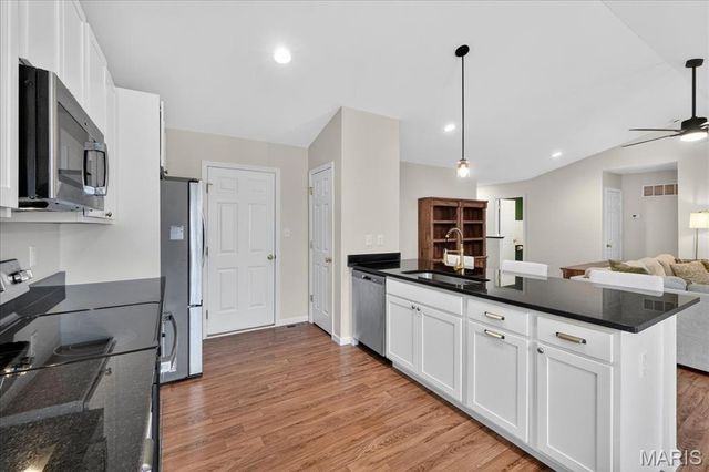 841 Palisades Circle, St Charles, MO 63301