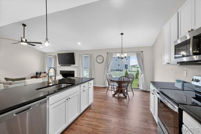 841 Palisades Circle, St Charles, MO 63301