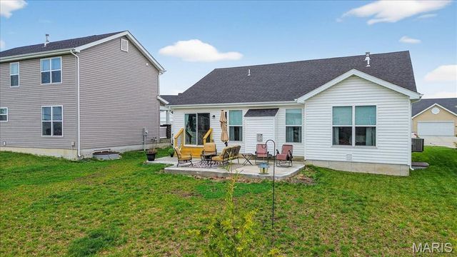 841 Palisades Circle, St Charles, MO 63301