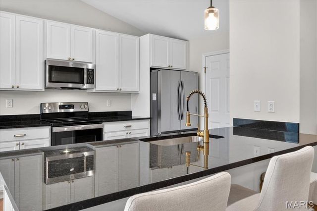 841 Palisades Circle, St Charles, MO 63301