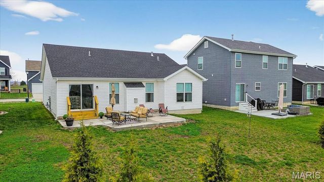 841 Palisades Circle, St Charles, MO 63301