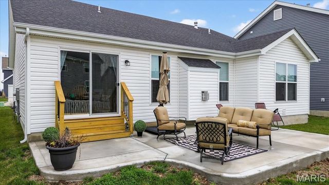 841 Palisades Circle, St Charles, MO 63301