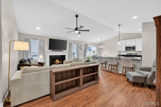 841 Palisades Circle, St Charles, MO 63301