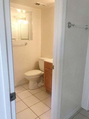 2050 Oleander Boulevard 1-105, Fort Pierce, FL 34950