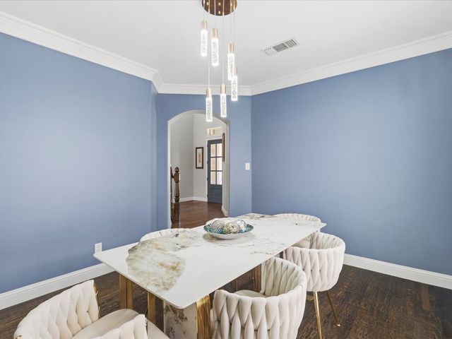 417 Mordred Lane, Lewisville, TX 75056