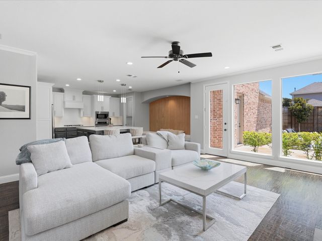 417 Mordred Lane, Lewisville, TX 75056