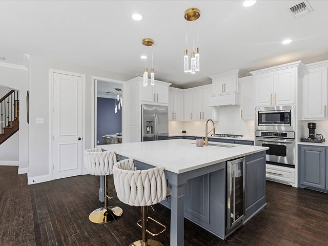 417 Mordred Lane, Lewisville, TX 75056