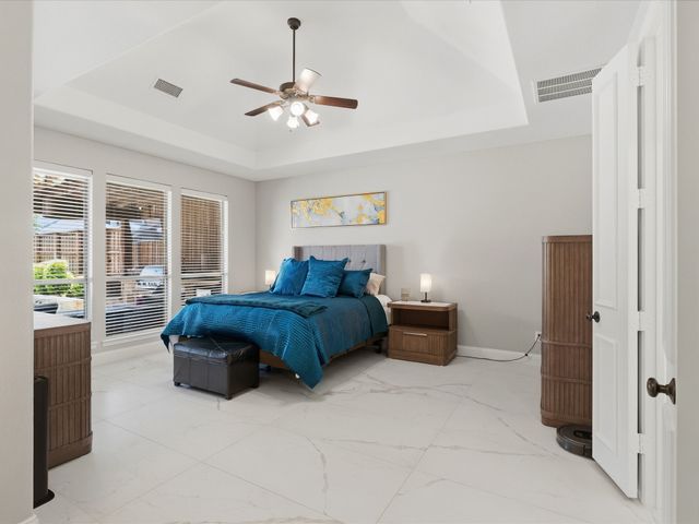 417 Mordred Lane, Lewisville, TX 75056