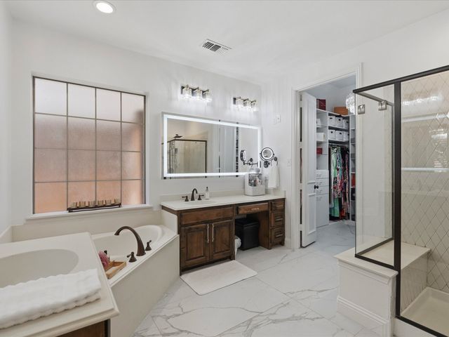 417 Mordred Lane, Lewisville, TX 75056