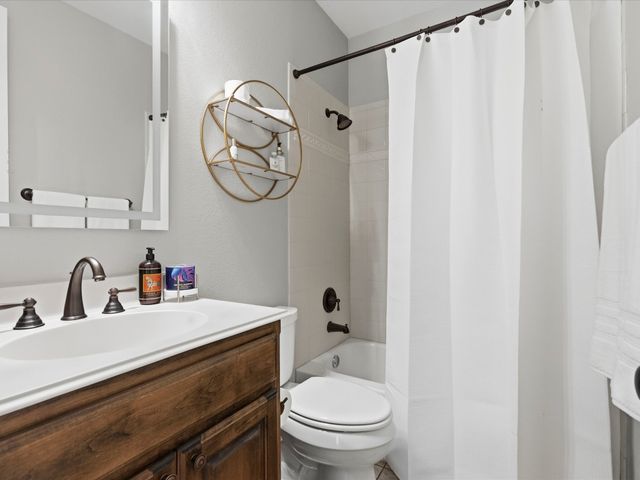 417 Mordred Lane, Lewisville, TX 75056