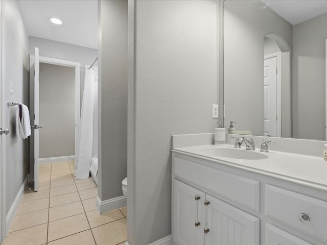 417 Mordred Lane, Lewisville, TX 75056
