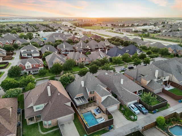 417 Mordred Lane, Lewisville, TX 75056