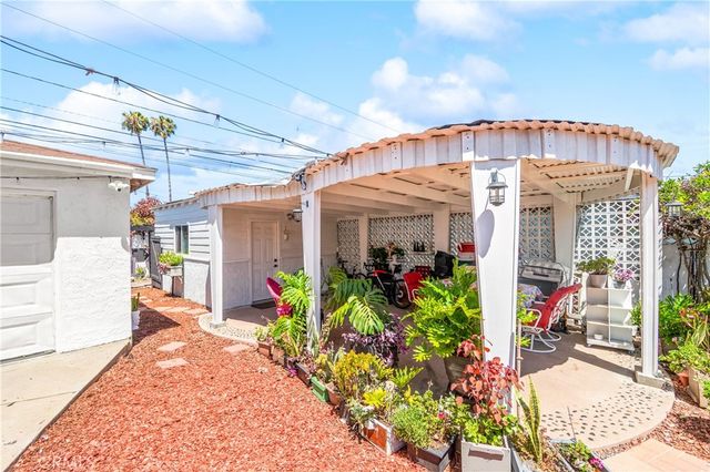 1477 Lemon Avenue, Long Beach, CA 90813