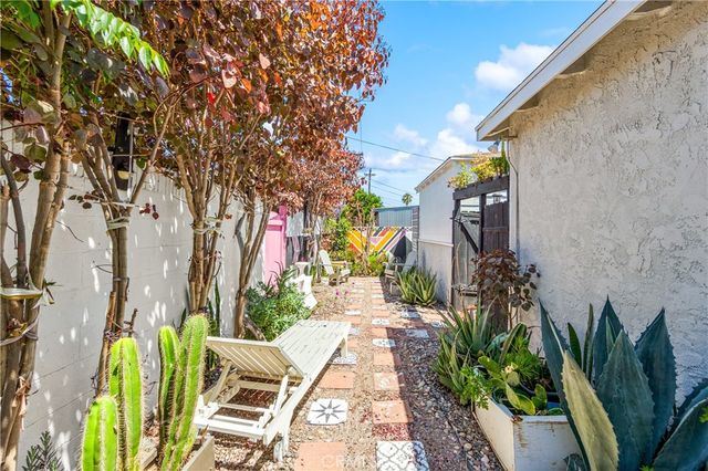 1477 Lemon Avenue, Long Beach, CA 90813