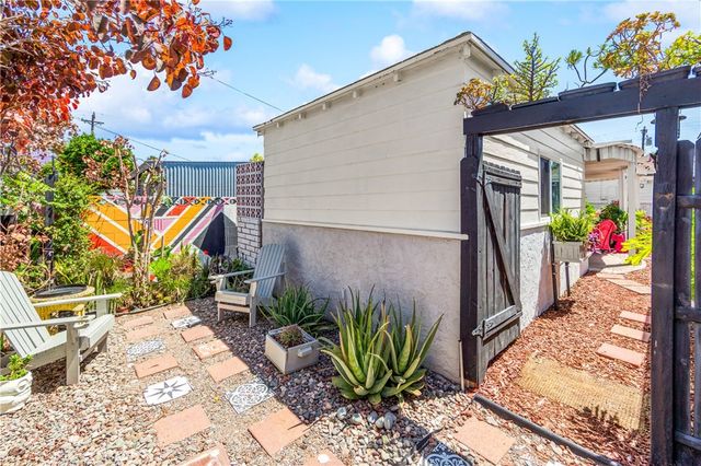 1477 Lemon Avenue, Long Beach, CA 90813