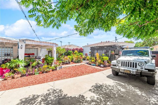 1477 Lemon Avenue, Long Beach, CA 90813