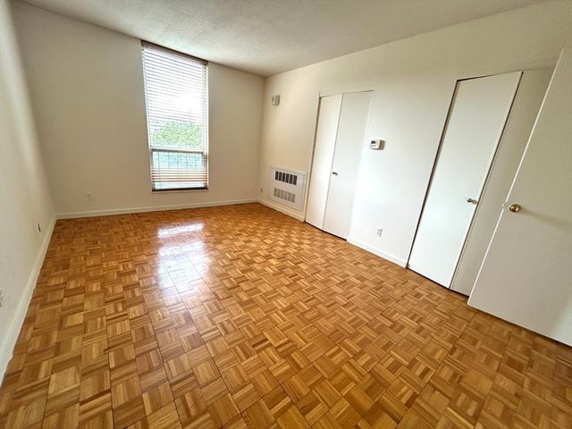 33 Pond Ave 401, Brookline, MA 02445