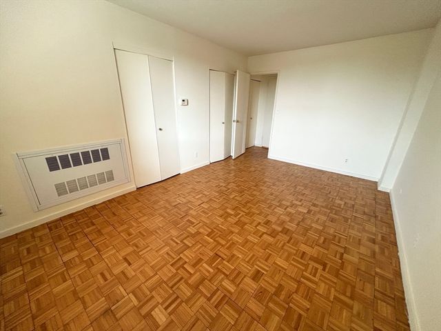 33 Pond Ave 401, Brookline, MA 02445