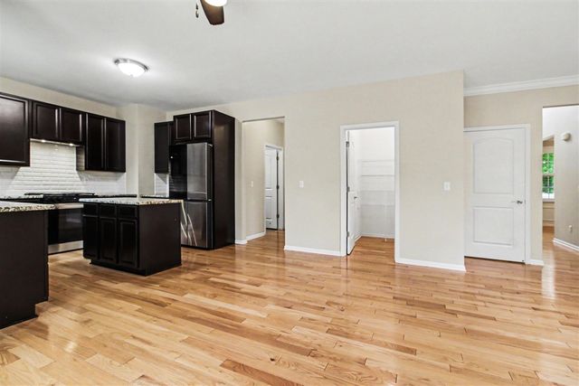 419 Amelia Circle, South Lyon, MI 48178