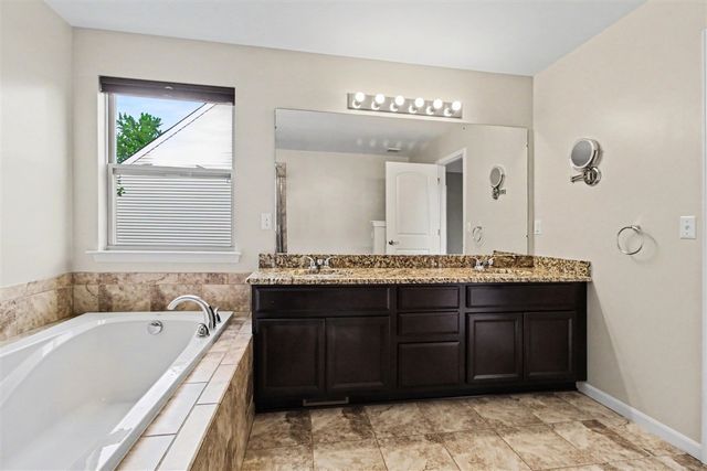 419 Amelia Circle, South Lyon, MI 48178