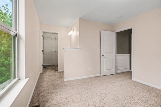 419 Amelia Circle, South Lyon, MI 48178