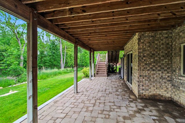 419 Amelia Circle, South Lyon, MI 48178