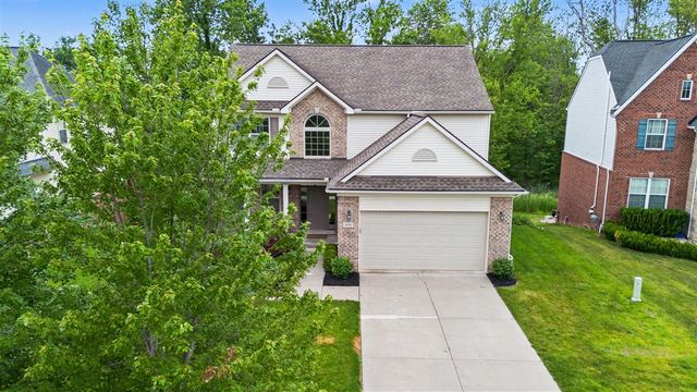 419 Amelia Circle, South Lyon, MI 48178