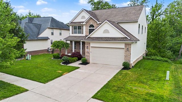 419 Amelia Circle, South Lyon, MI 48178