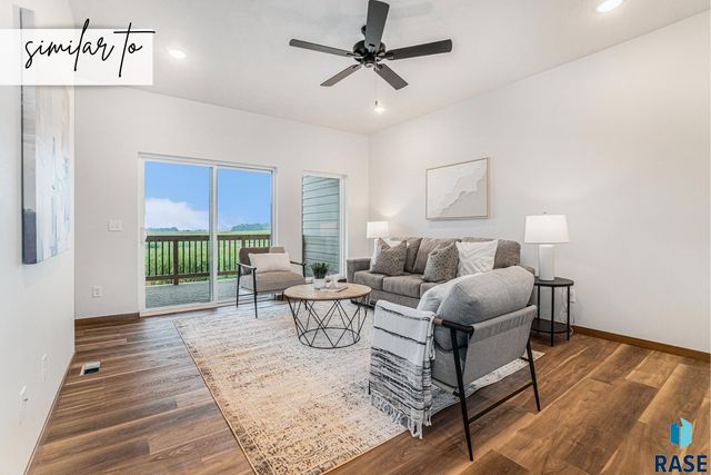 8017 E 44th St Street, Sioux Falls, SD 57110