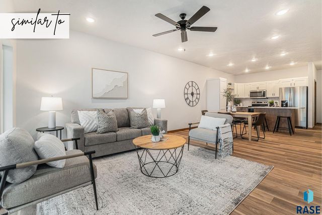 8017 E 44th St Street, Sioux Falls, SD 57110