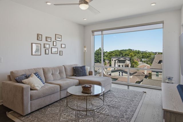 3116 W End Cir Apt 201, Nashville, TN 37203
