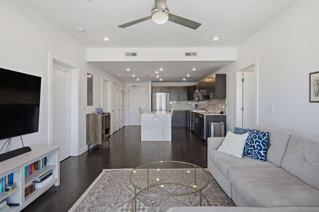 3116 W End Cir Apt 201, Nashville, TN 37203