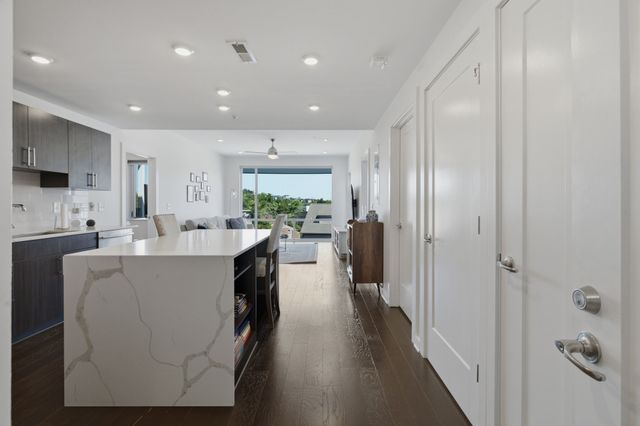 3116 W End Cir Apt 201, Nashville, TN 37203