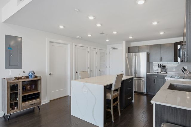 3116 W End Cir Apt 201, Nashville, TN 37203