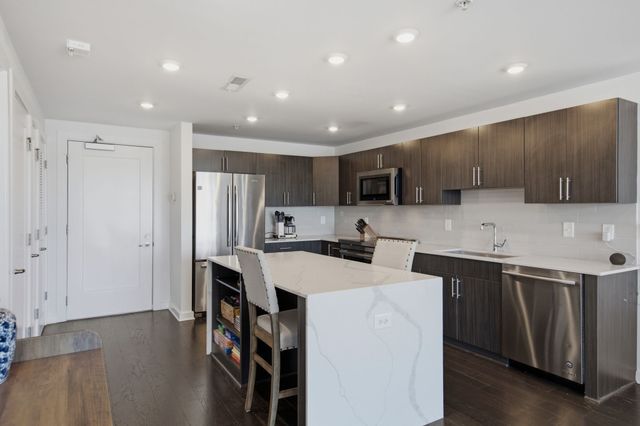 3116 W End Cir Apt 201, Nashville, TN 37203