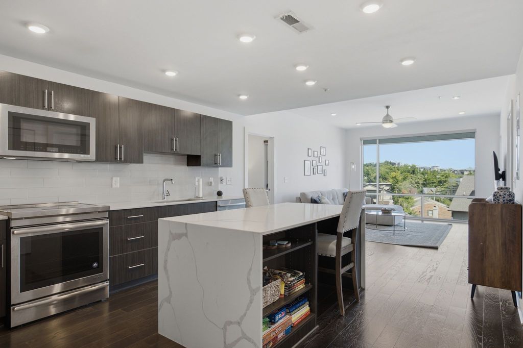 3116 W End Cir Apt 201, Nashville, TN 37203