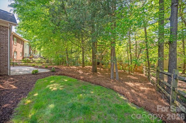 8700 Edgewater Court, Waxhaw, NC 28173