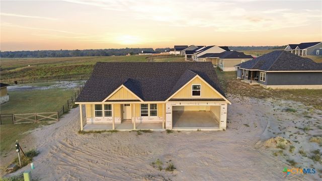 153 Merion Lane, La Vernia, TX 78121