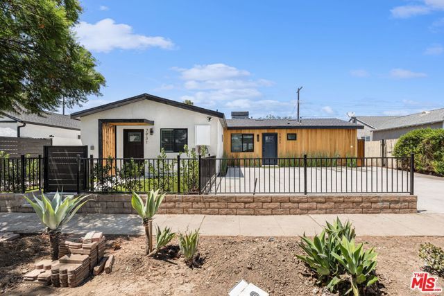 7935 Zelzah Avenue, Reseda (los Angeles), CA 91335