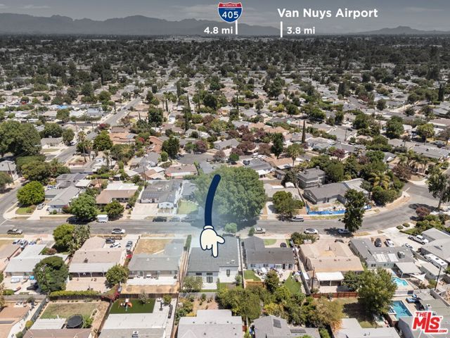 7935 Zelzah Avenue, Reseda (los Angeles), CA 91335